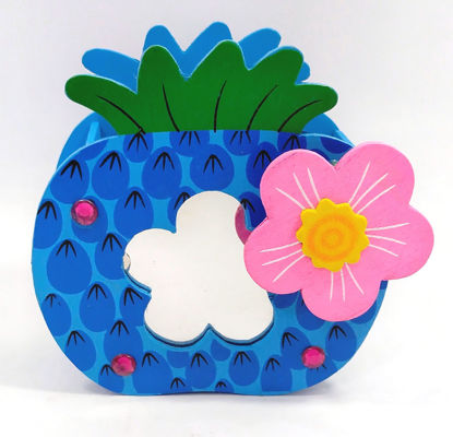 Picture of Apple Shape Wooden Pen Stand